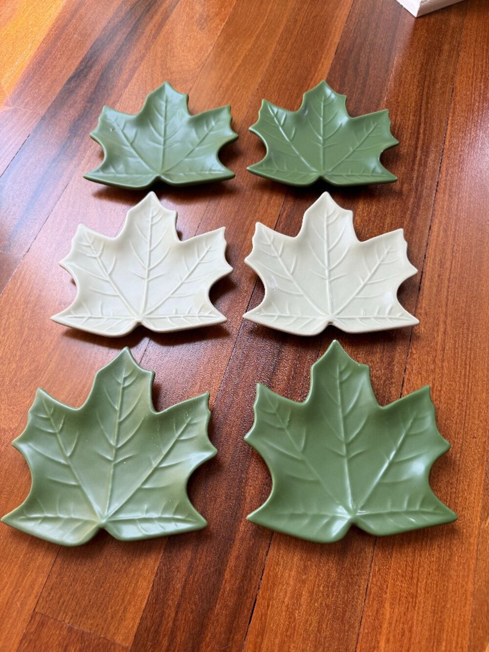 Set of 6 IQ Accessories Green Ceramic Maple Leaf Plates Fall Autumn Thanksgiving